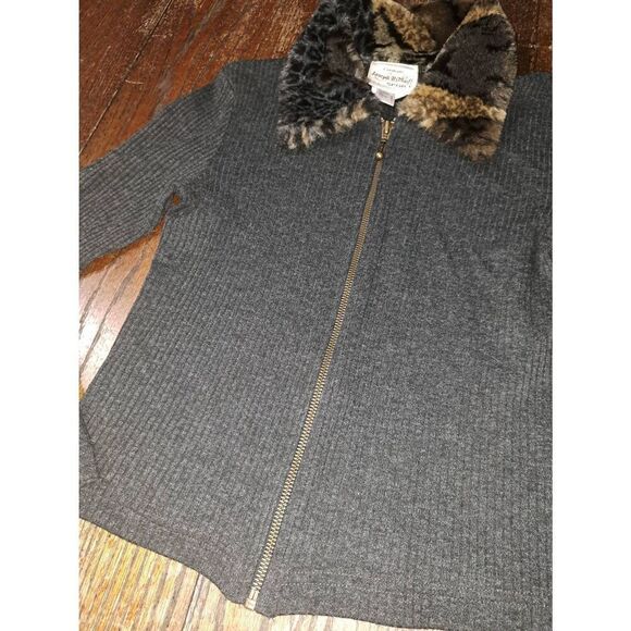 Size 8 Joseph Ribkoff Sport Grey Ribbed Long Sleeve Zip Faux Fur Collar Sweater - Picture 3 of 5